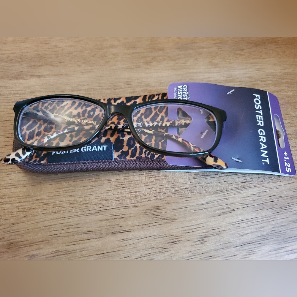 Foster Grant Reading Glasses 1.25 Strength Leopard Design